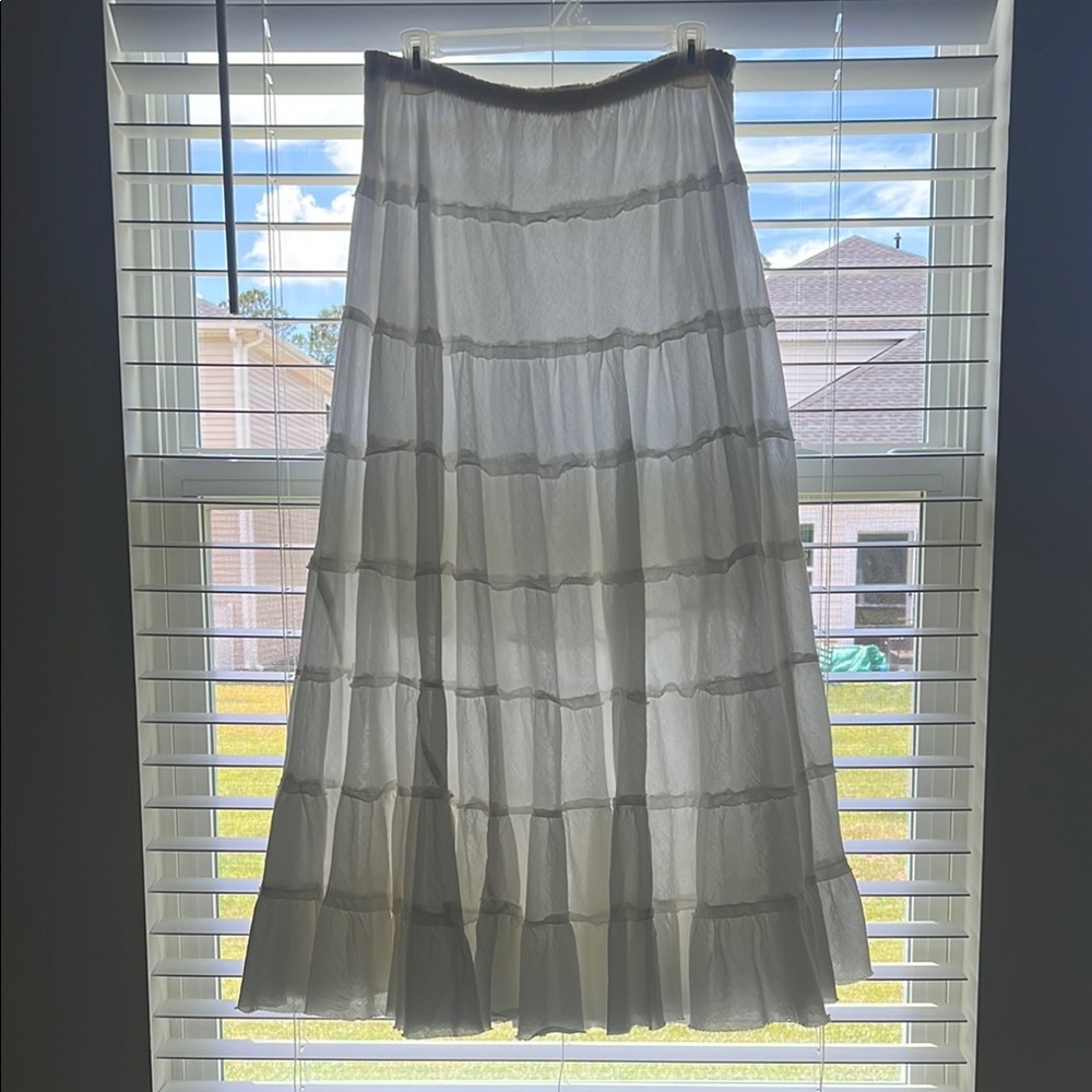 Elegant White Tiered Maxi Skirt w slip